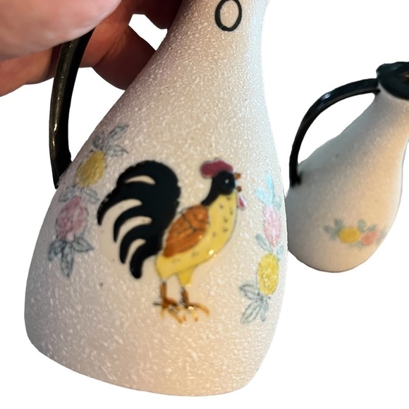 MCM Textured Pottery Oil Vinegar Cruets Rooster Florals - Picture 7 of 10